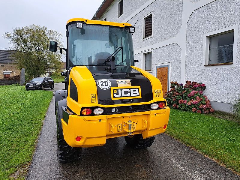 JCB 409