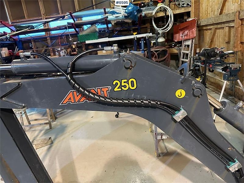 Avant 250 graveaggregat