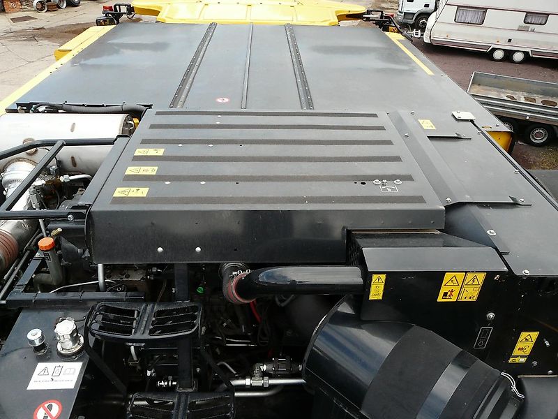 New Holland CX 8.80 mit SW Varifeed 8.53m u SWW