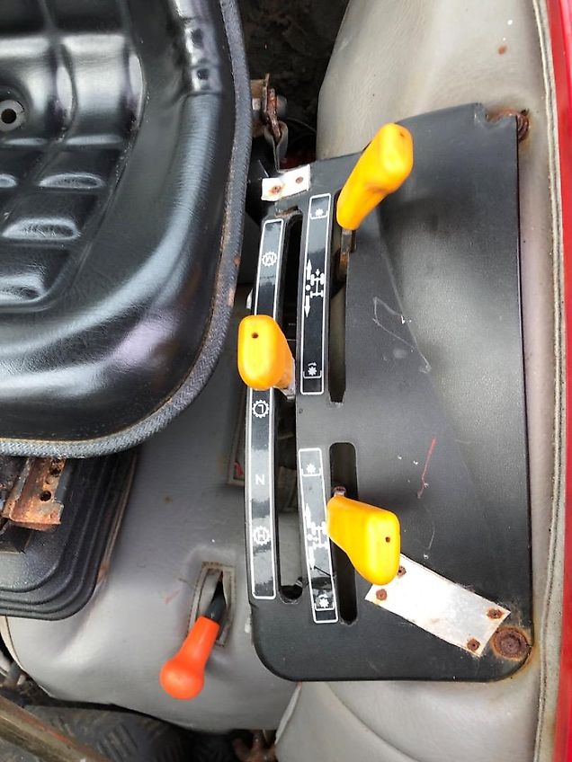 Shibaura Shibaura ST 330 HST Komunalschlepper Winterdienst Zubehör * 30 PS