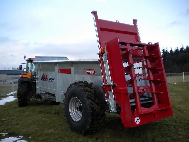 Agrimat Dungstreuer 9m³