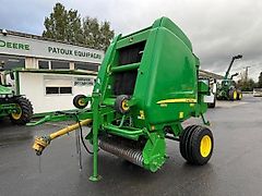 John Deere 864