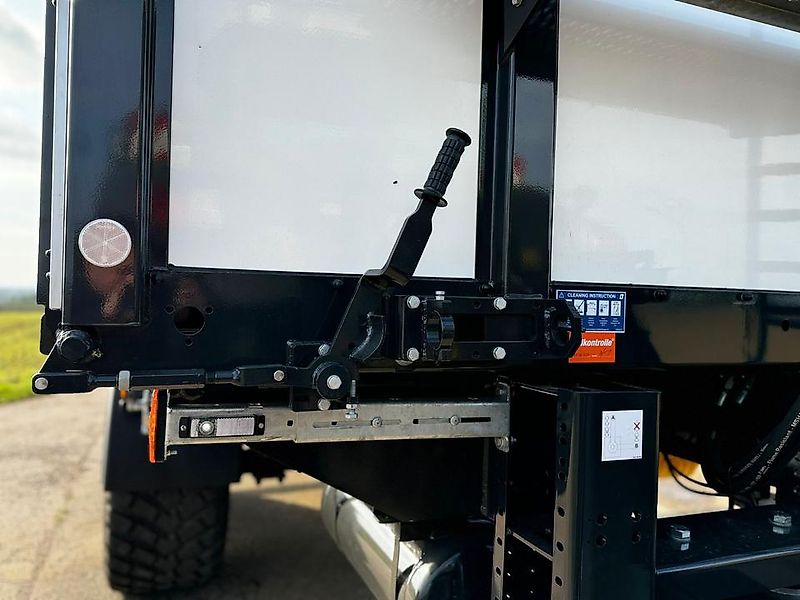 Kröger Agroliner Zentralachs-Dreiseitenkippanhänger TKD302 20 To.