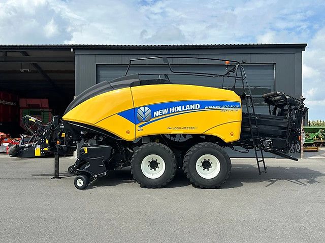 New Holland Bigbaler 1270 plus cropcutter