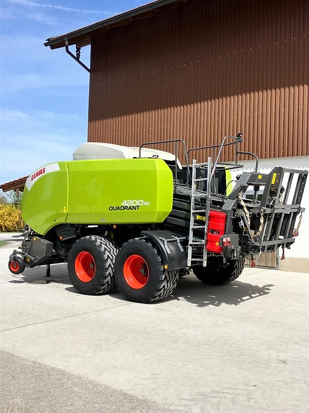 Claas Quadrant 4200 Rc