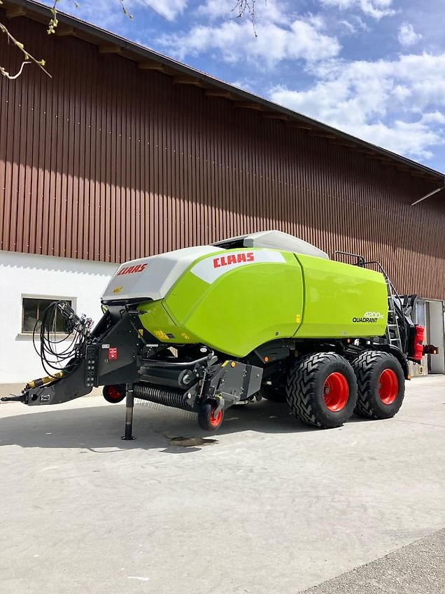 Claas Quadrant 4200 Rc