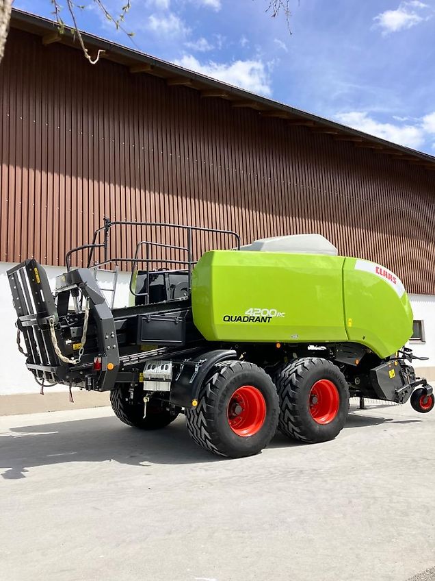 Claas Quadrant 4200 Rc
