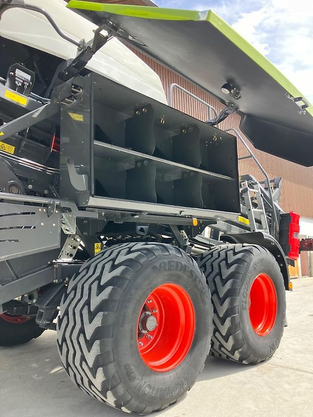 Claas Quadrant 4200 Rc