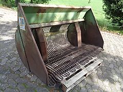 Bressel und Lade Kartoffelkorb 1800mm mit Rundbüge Die Körbe ermöglichen das Aufnehmen von Kartoffeln bzw. Rüben. Durch den angehobenen Korbboden können Steine und Verschmutzungen hindurch fallen.lRübengabel 180cm mit 25mm Siebweite Rübenforke Kartoffelgabel Karofellforke