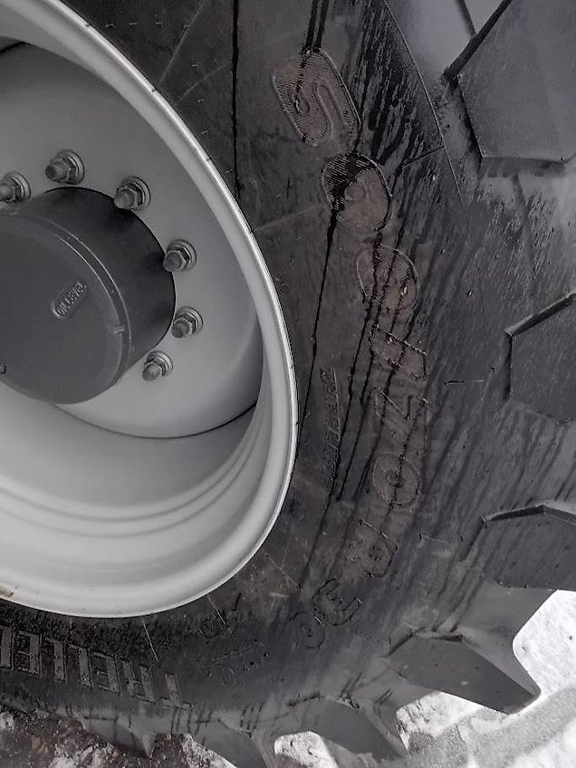 Massey Ferguson 8S.305 Dyna-VT EXCLUSIVE