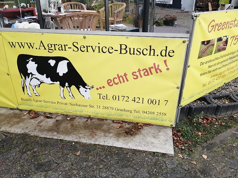 Howard Queckenschleuder Bodenfräse zum Wegschleudern von vorab abgetrentem Bewuchs durch Flügelschargrubber mit Schneidflügeln