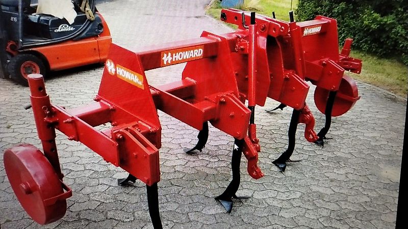 Howard Queckenschleuder Bodenfräse zum Wegschleudern von vorab abgetrentem Bewuchs durch Flügelschargrubber mit Schneidflügeln