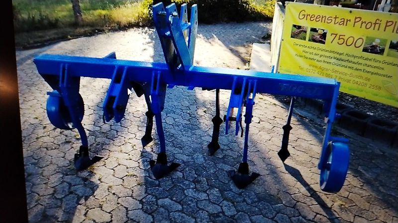 Howard Queckenschleuder Bodenfräse zum Wegschleudern von vorab abgetrentem Bewuchs durch Flügelschargrubber mit Schneidflügeln