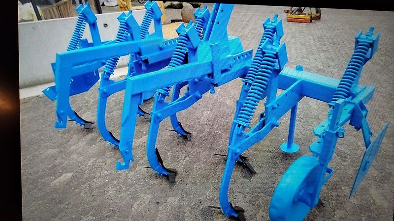 Howard Queckenschleuder Bodenfräse zum Wegschleudern von vorab abgetrentem Bewuchs durch Flügelschargrubber mit Schneidflügeln