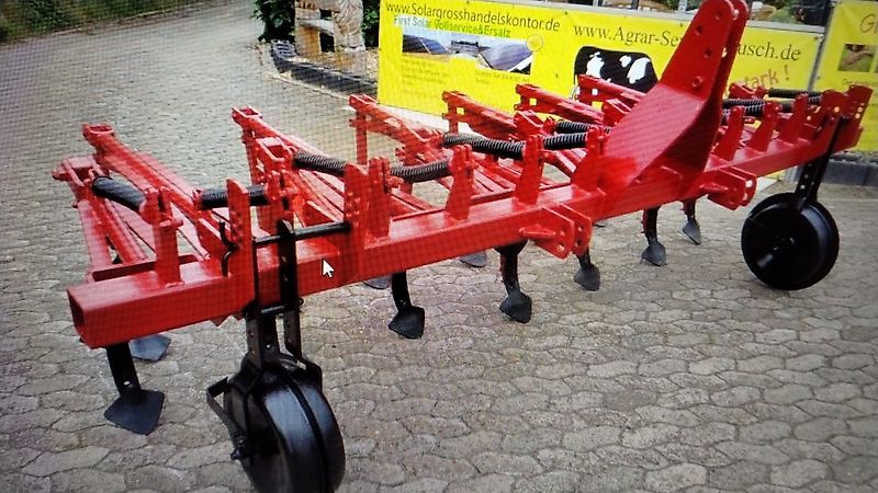 Howard Queckenschleuder Bodenfräse zum Wegschleudern von vorab abgetrentem Bewuchs durch Flügelschargrubber mit Schneidflügeln