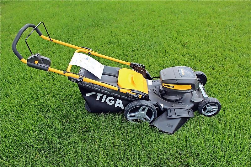 Stiga COMBI 748 Q AE Kit - Akku Rasenmäher