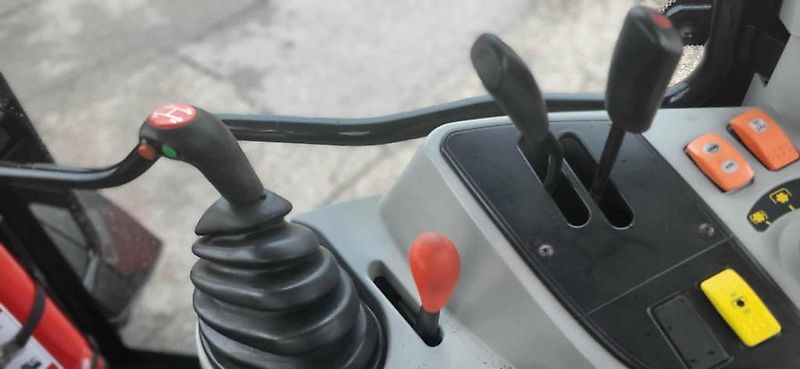 Massey Ferguson 5435