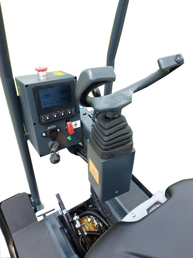 Niko Raupe Weihnachtsbaumraupe Raupenfahrzeug Geräteträger Mäher