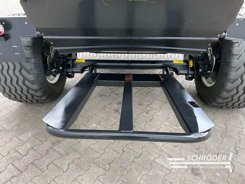 New Holland ROLL-BELT 180 CROPCUTTER