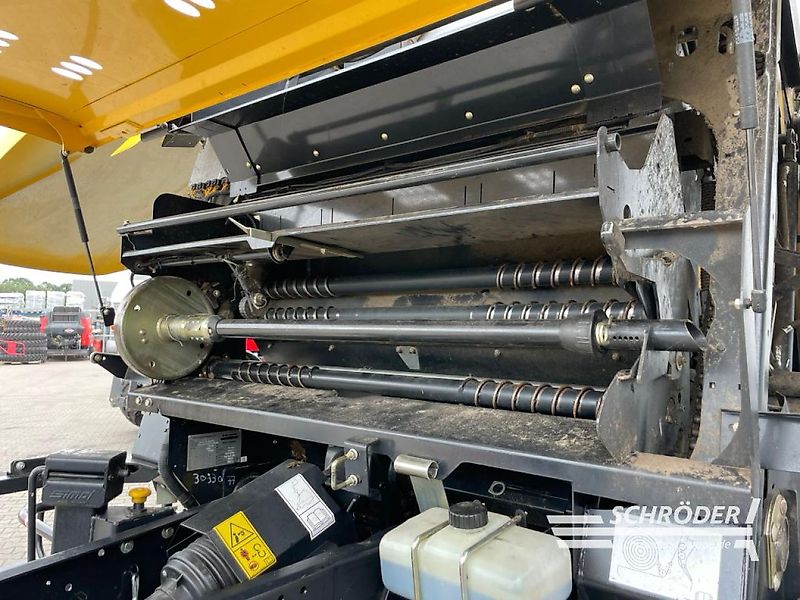 New Holland ROLL-BELT 180 CROPCUTTER