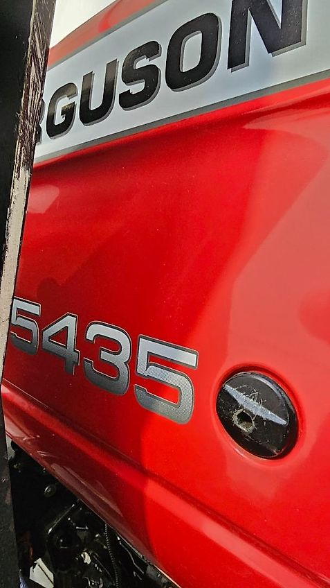 Massey Ferguson 5435