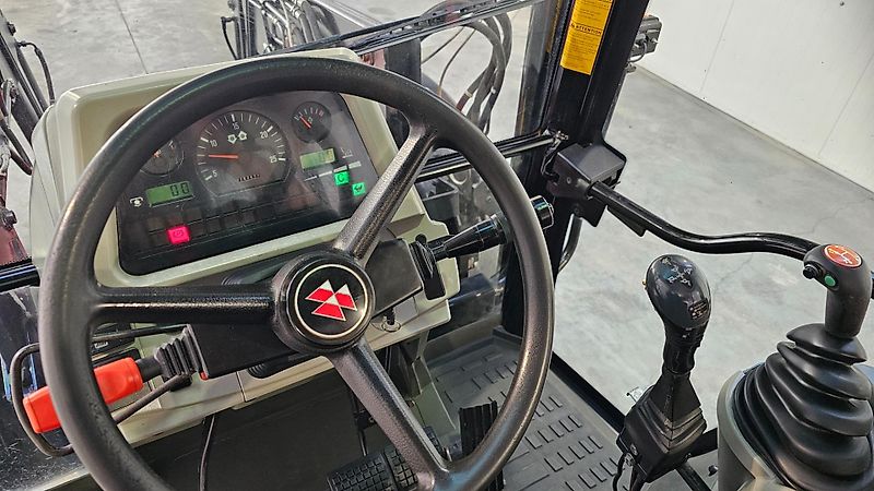 Massey Ferguson 5435