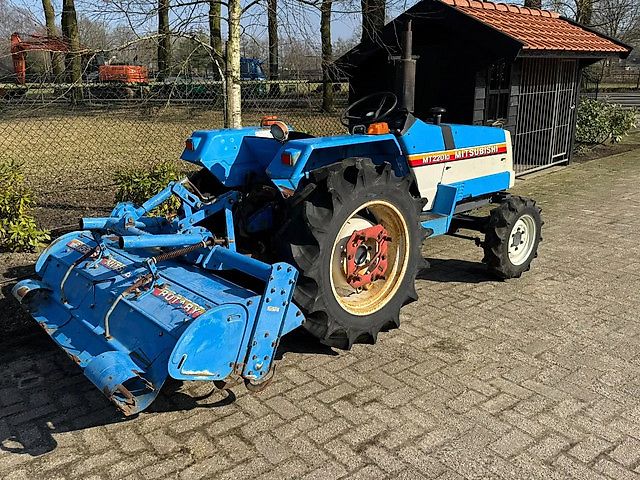 Mitsubishi MT2201d Minitractor 4WD
