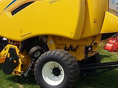New Holland Rundballenpresse Roll-Belt RB180 #NewHolland