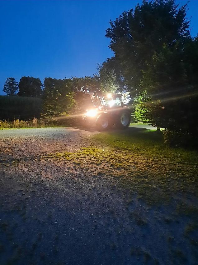 Case MX120 Traktor mit Frontlader