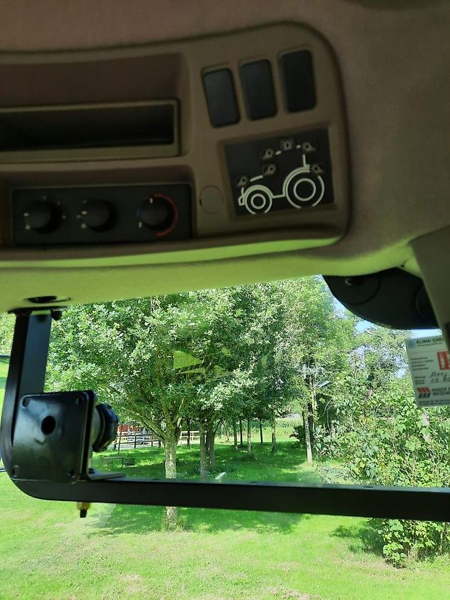 Case MX120 Traktor mit Frontlader