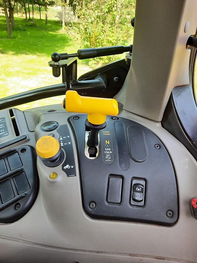 Case MX120 Traktor mit Frontlader