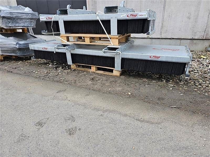 Fliegl Lion Sweeper 3000