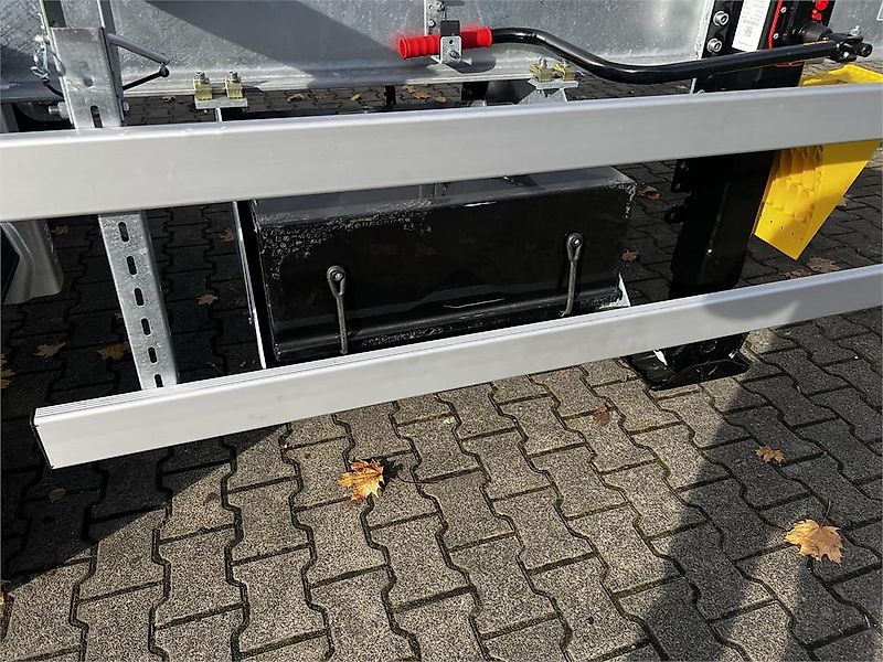 Möslein BDF Tandem- BDF- Wechselanhänger mit Ladebordwand