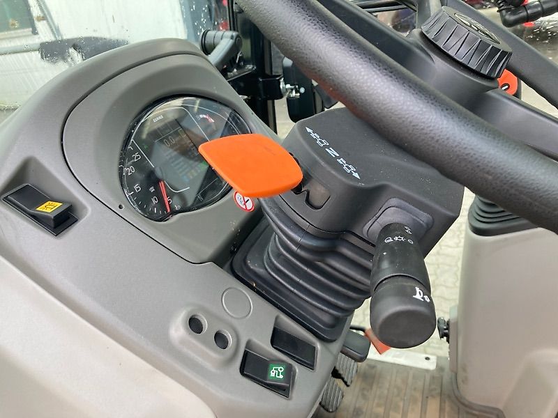 Claas NEXOS 240 S ADVANCED