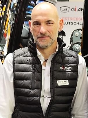 Persona de contacto Sr. Norbert Dingels